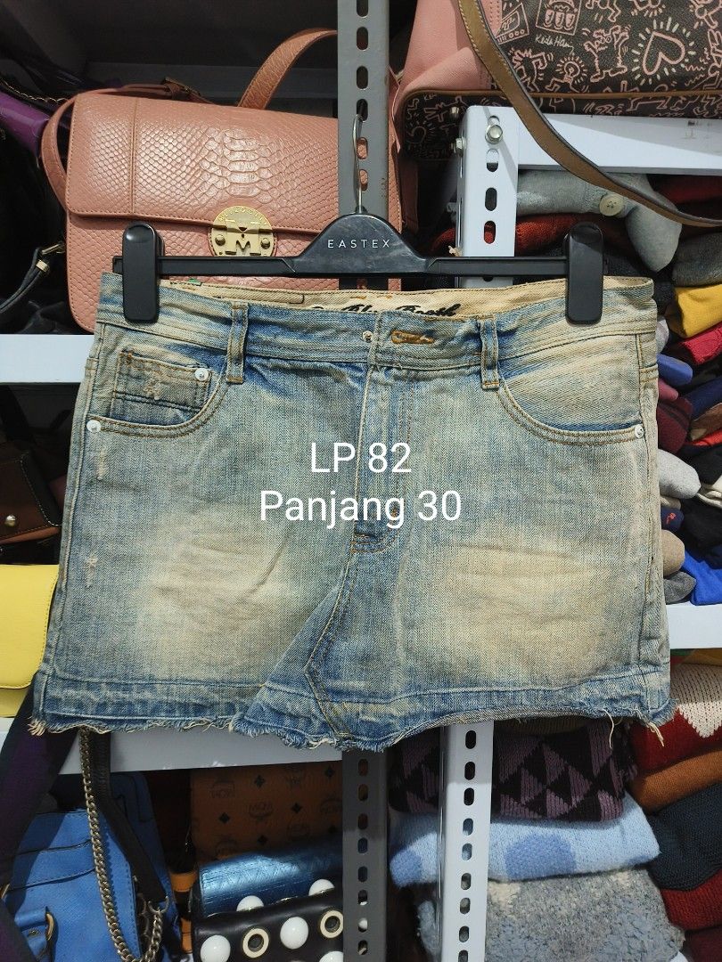 Rok Mini Skirt Jeans Blue Denim LP 82 by Blue Booth Minus Kancing (Kategori: Gaun & Rok) berada di Semarang. Dikirim oleh Mc.Collection (ID iklan 1449030434, Gambar 1). Deskripsi: .