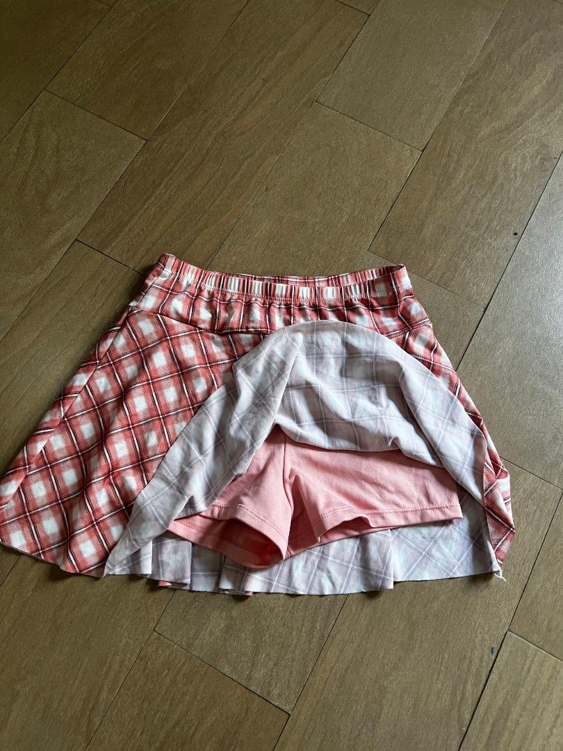 Rokcel (Kategori: Gaun & Rok) berada di Jakarta Pusat. Dikirim oleh belanjaboronglagi (ID iklan 1449063334, Gambar 3). Deskripsi: TIDAK NEGO LP60-90 P34.