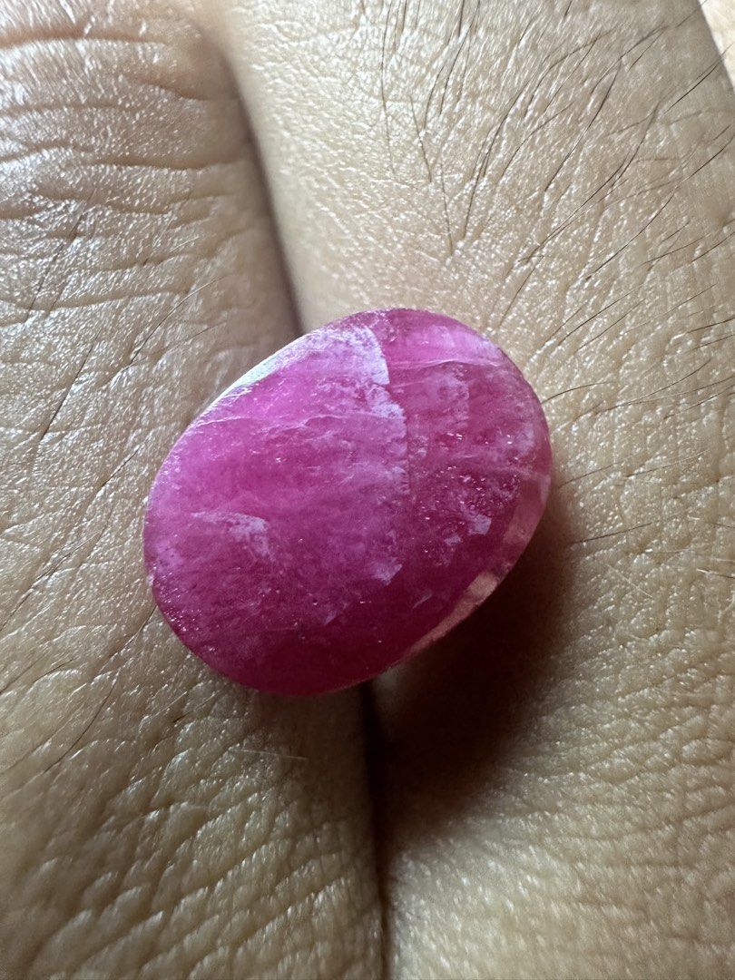 Ruby Delima Afrika (Category: Jewelry) located in Kuala Lumpur. Submitted by zazthriftstore (Listing ID 1448964428, Image 3). Description: Est 2 gram .