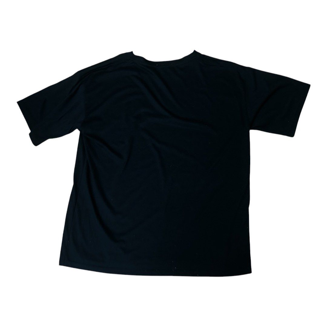 SAERCOW Black Graphic T-Shirt (Category: Tshirts & Polo Shirts ) located in Paranaque City. Submitted by jascabaron (Listing ID 1449013395, Image 2). Description: 🌱MINE: PHP 399 + SF (Price is negotiable) Size: no size indicated (can fit M-L) Width: 21 Length: 28 Good Condition 8/10 Used once only Issue: visible white stains * All items are thrifted so please manage your expectation. * Check and zoom pics for the details and condition of the ite