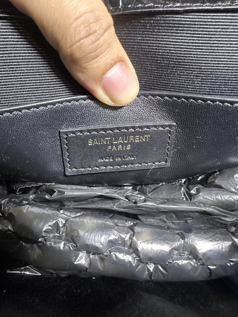 Saint laurent exotic (Category: Luxury Bags & Wallets) located in Baguio. Submitted by saleztalk2600 (Listing ID 1449056044, Image 2). Description: SAINT LAURENT EXOTIC BAG NO FLAWS CHECK PHOTO TO APPRECIATE 17k asking price Negotiable .