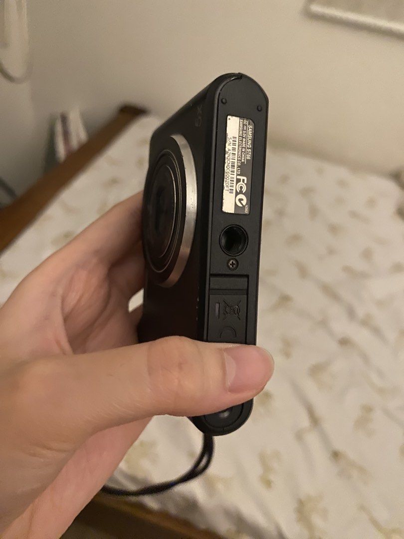 Samsung st66 (Category: Cameras) located in Pasig City. Submitted by rubyxoya (Listing ID 1449068396, Image 2). Description: Got this for 3k Has slight LCD burn but still functionable Pre loved Super cutee ng pix one of my favs but need funds for skewl Last slide for picture sample, videos still also has audio No flaws With chargerr.