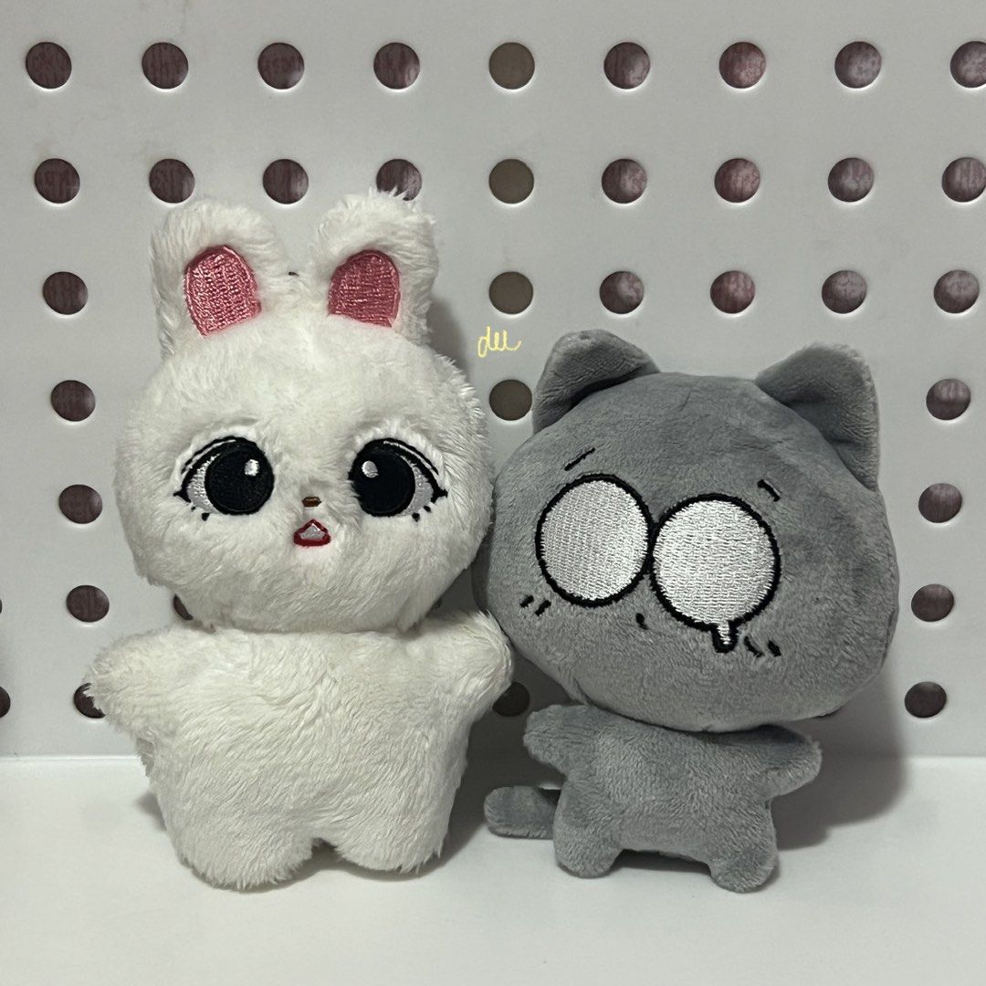 seventeen scoups wonwoo 10cm dolls (Category: K-Wave Merchandise) located in Las Pinas. Submitted by cuppyhour (Listing ID 1449091346, Image 1). Description: scoups 10cm ‘coupggi’ - ₱770 wonwoo 10cm ‘jeon daimi’ - ₱435 negotiable. dm for offers.