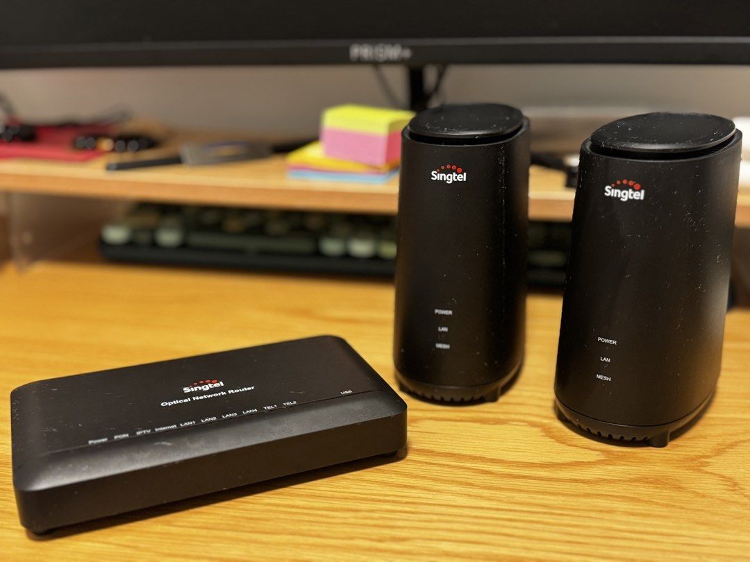 Singtel Optical Network Router & 2x Mesh WiFi Extenders