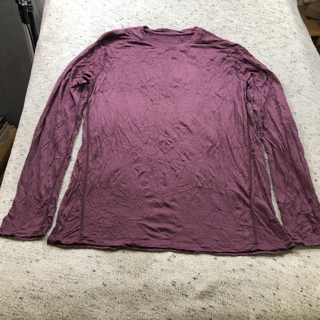Smartwool Merino 150 Baselayer Long Sleeve Maroon Size Large (Category: Activewear) located in Santa Rosa. Submitted by sergids (Listing ID 1448909918, Image 3). Description: Smartwool Merino 150 Baselayer Long Sleeve Maroon Size Large Columbia Ballistic Fleece Light Pink Size XL 18/20 Great condition. Check fitting tops to ensure this fits you. Dimensions below are exact measurements, see pics as well for comparison. 9/10 Condition and Colorway 