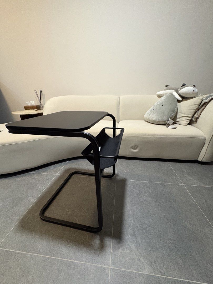 Sofa table (Category: Tables & Sets) located in Singapore. Submitted by aces93 (Listing ID 1449064008, Image 3). Description: .