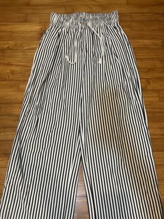 (Category: ) located in . Submitted by fashionjunkie_ (Listing ID 1449055211, Image 1). Description: .