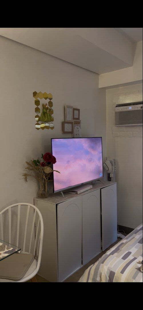 Studio7 residential tower near timog ( low rise) (Category: Apartments & Condos) located in Manila. Submitted by seb1305 (Listing ID 1448935019, Image 3). Description: 20sq studio condo near timog n edsa Fully furnished Acquired in 2024 Registered in airbnb( almost fully book) Pasalo/ cash Good for invesment .