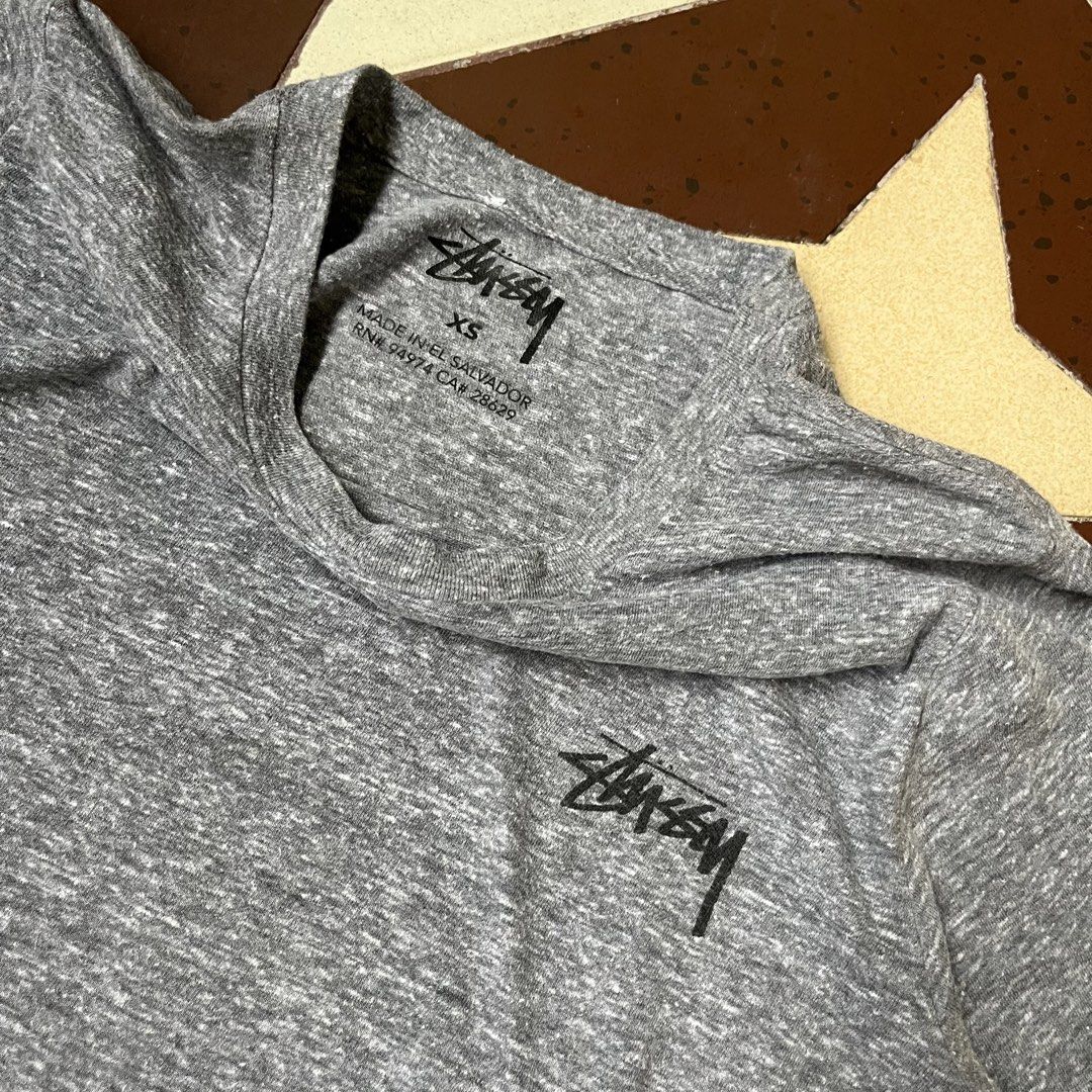 Stussy Surf T shirt (Category: Tshirts & Polo Shirts ) located in San Fernando. Submitted by geramel07 (Listing ID 1448897453, Image 3). Description: Stussy Surf - Dimes: 18.5/27 - Excellent Condition - Cr: 9.5/10 - Issue: None.