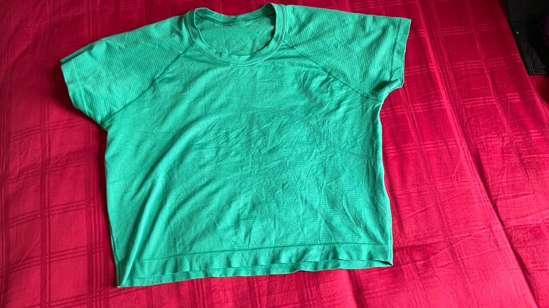 Swiftly Tech Cropped Short-Sleeve Shirt 2.0 - green size 12 (Category: Activewear) located in Kuala Lumpur. Submitted by lululus (Listing ID 1449022263, Image 2). Description: .