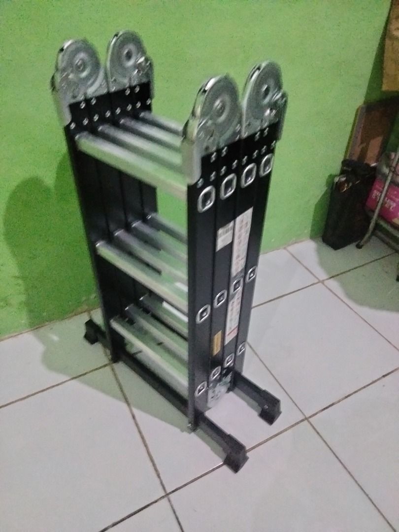 Tangga lipat krizbow (Kategori: Perabotan Rumah) berada di Jakarta Utara. Dikirim oleh brave.riyan (ID iklan 1449042503, Gambar 1). Deskripsi: Tangga lipat merek krosbow uk 4meter lurus, 2m huruf A masih ok dan baik.