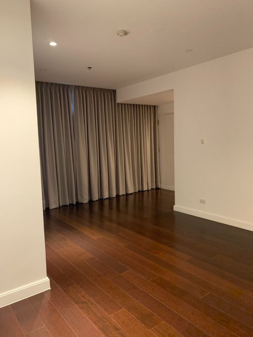 The Suites for Lease (Category: Apartments & Condos) located in Makati City. Submitted by alice.yvonne.alino (Listing ID 1448954216, Image 3). Description: The Suites for Lease 3bedrooms semi furnished unit 209sqm with parking P350,000.00 Exclusive dues.