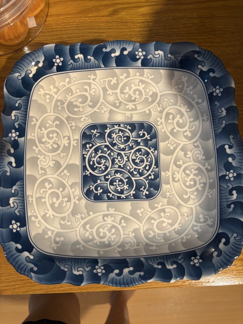To pickup ASAP - 2 x oriental plates