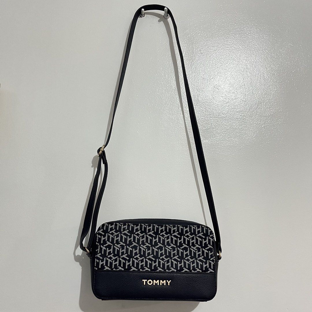 tommy hilfiger sling crossbody bag (Category: Cross-body Bags) located in Cabanatuan. Submitted by halladays (Listing ID 1449023902, Image 1). Description: — bought in the US — used only a few times — price is negotiable.