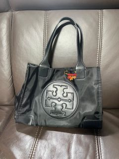 (Category: ) located in . Submitted by fromywardrobe (Listing ID 1449057696, Image 1). Description: .