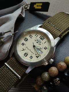 (Category: ) located in . Submitted by igoys-watches (Listing ID 1448977356, Image 1). Description: .