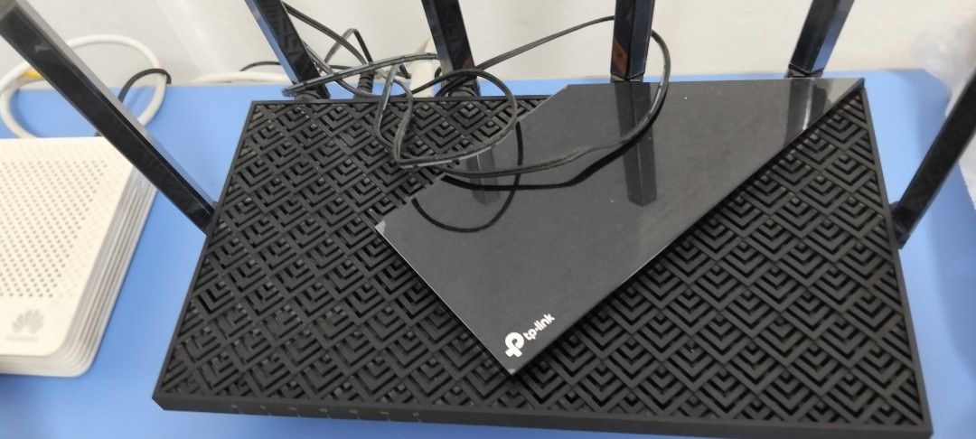 TP-Link Wi-Fi Router with 6 Antennas