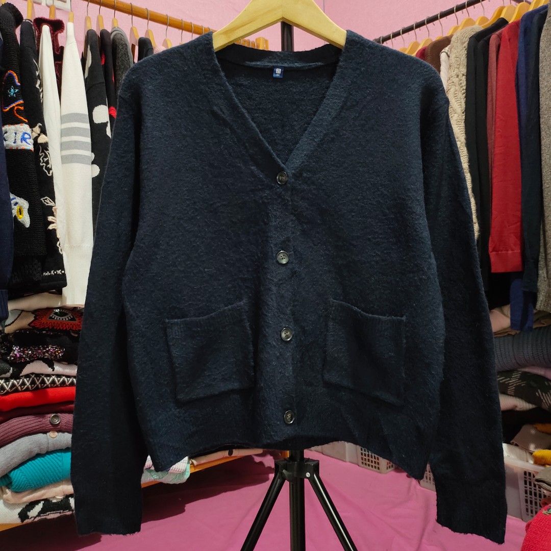 Uniqlo souffle yarn cardigan navy (Kategori: Baju Luaran) berada di Jakarta Timur. Dikirim oleh by.kalisa (ID iklan 1449054160, Gambar 1). Deskripsi: LD = 98-110 PJ = 54.