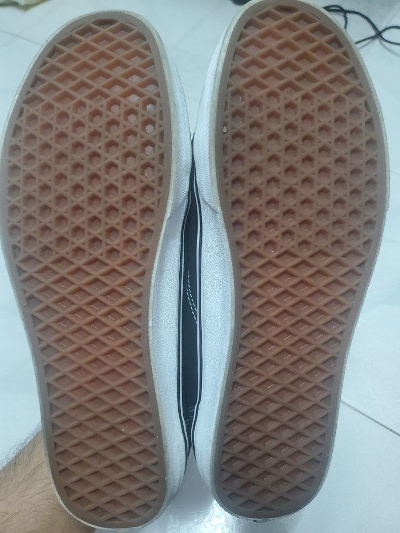 Vans 波鞋 （分類：波鞋）位於 Hong Kong。 由 CYRUSK04 提交（商品編號 1449084832，圖片 3）。簡介： US10 新舊如圖 payme fps 現金 順豐到付 港島 油尖旺區交收優先。