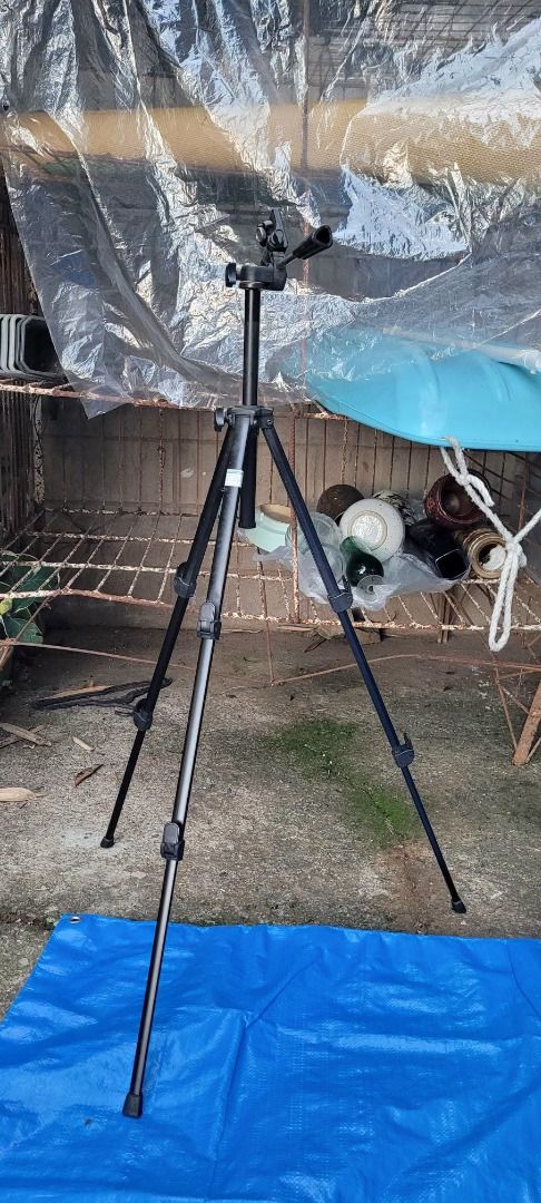 VELBON LIGHT TRIPOD (Category: Mounts & Holders) located in Sablan. Submitted by gongonshelley12 (Listing ID 1449061480, Image 1). Description: 350 ONLY VELBON LIGHT TRIPOD ALUMINUM LEGS; VERY HANDY GOODS NA GOODS PO ETO.
