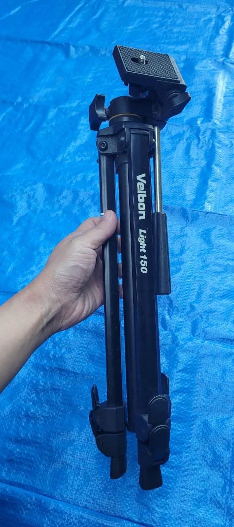 VELBON LIGHT TRIPOD (Category: Mounts & Holders) located in Sablan. Submitted by gongonshelley12 (Listing ID 1449061480, Image 3). Description: 350 ONLY VELBON LIGHT TRIPOD ALUMINUM LEGS; VERY HANDY GOODS NA GOODS PO ETO.