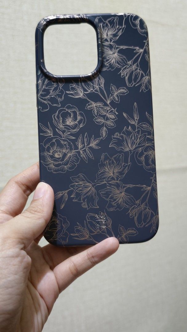 Velvet Caviar iPhone 14 Pro Max (Category: Cases & Sleeves) located in Quezon City. Submitted by isabuys (Listing ID 1449023032, Image 3). Description: Velvet Caviar Floral Rose Gold Chrome iPhone Case.