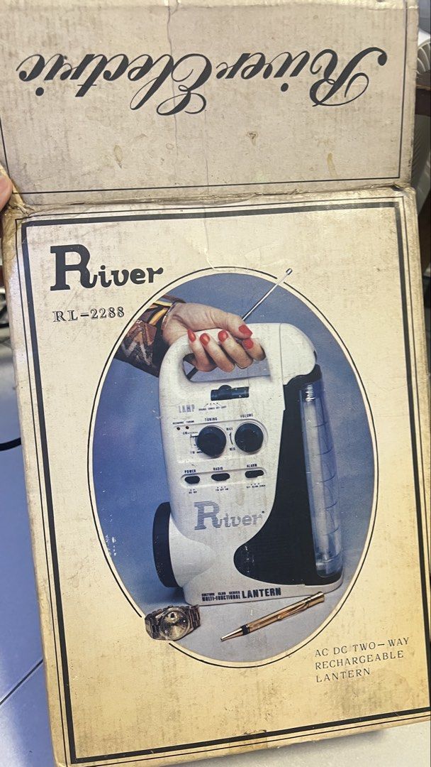 Vintage 80s Radio With Lantern Inc Box (Category: Vintage Collectibles) located in Kuala Lumpur. Submitted by lyns_ (Listing ID 1449053007, Image 3). Description: radio dan lampu masih hidup✅ . ada box ✅. boleh pm ws untuk video radio hidup . prefer cod kl . .
