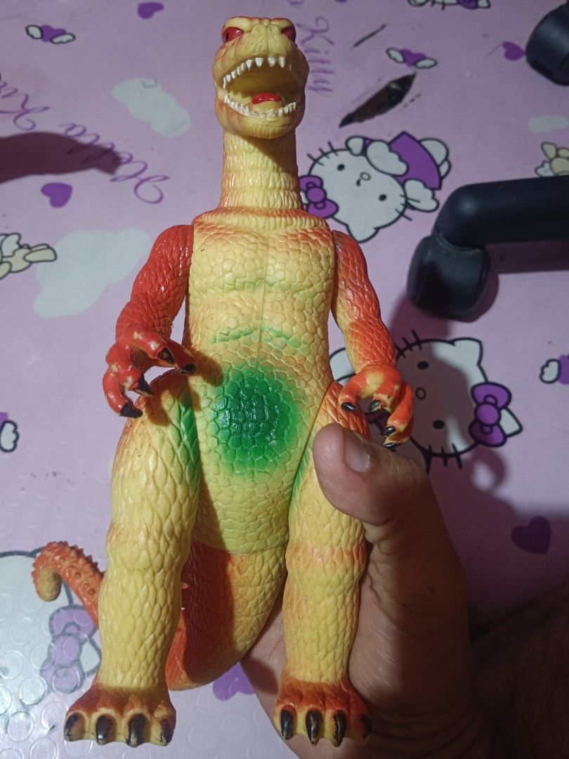 Vintage Bootleg Godzilla (Category: Vintage Collectibles) located in Pasig City. Submitted by rednaxela_rich (Listing ID 1449072223, Image 2). Description: 9" vintage bootleg Godzilla china marking as is.