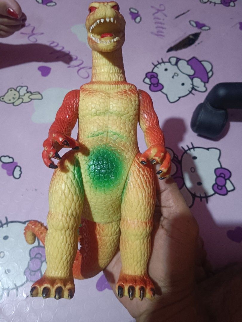 Vintage Bootleg Godzilla (Category: Vintage Collectibles) located in Pasig City. Submitted by rednaxela_rich (Listing ID 1449072223, Image 1). Description: 9" vintage bootleg Godzilla china marking as is.