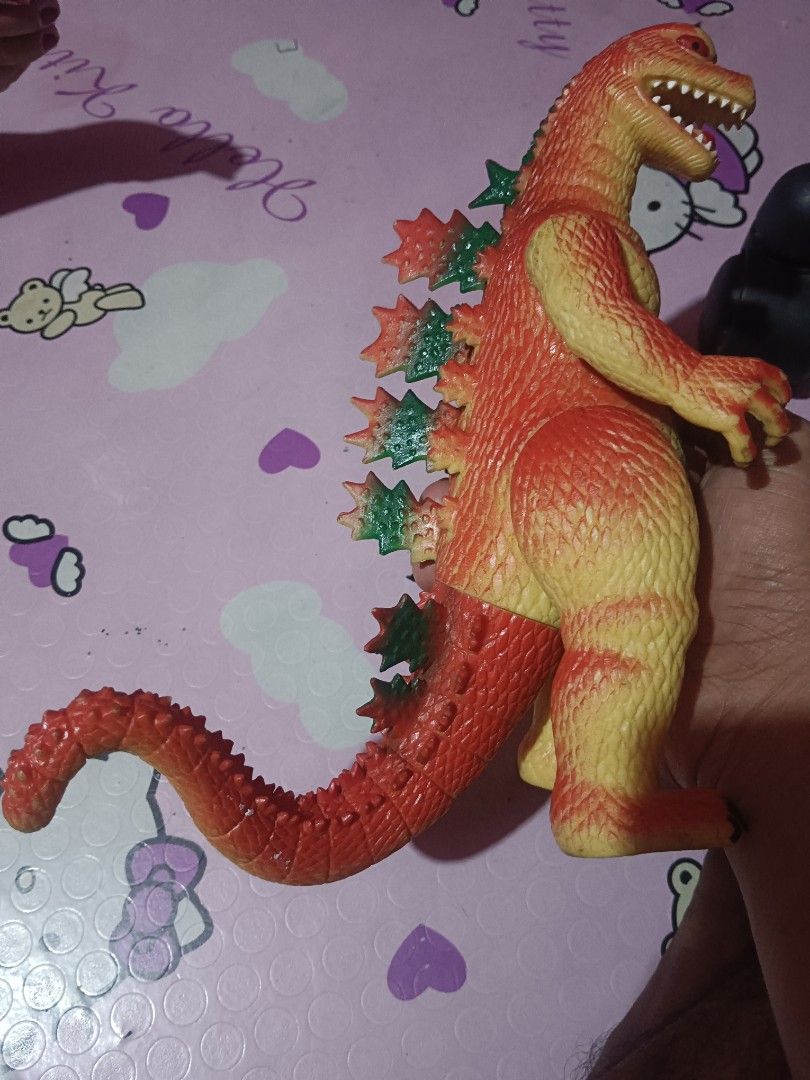 Vintage Bootleg Godzilla (Category: Vintage Collectibles) located in Pasig City. Submitted by rednaxela_rich (Listing ID 1449072223, Image 3). Description: 9" vintage bootleg Godzilla china marking as is.