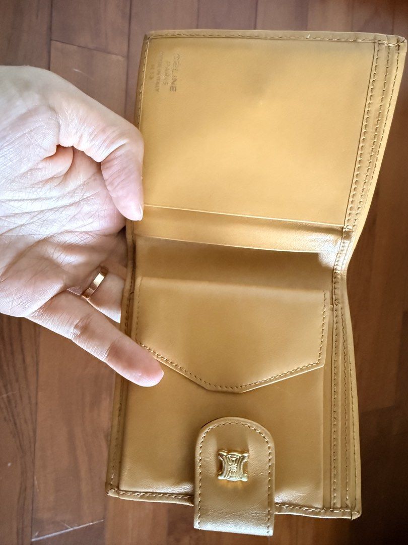 Vintage Celine wallet （分類：手袋及銀包）位於 Hong Kong。 由 chanpey 提交（商品編號 1448922992，圖片 2）。簡介： 。