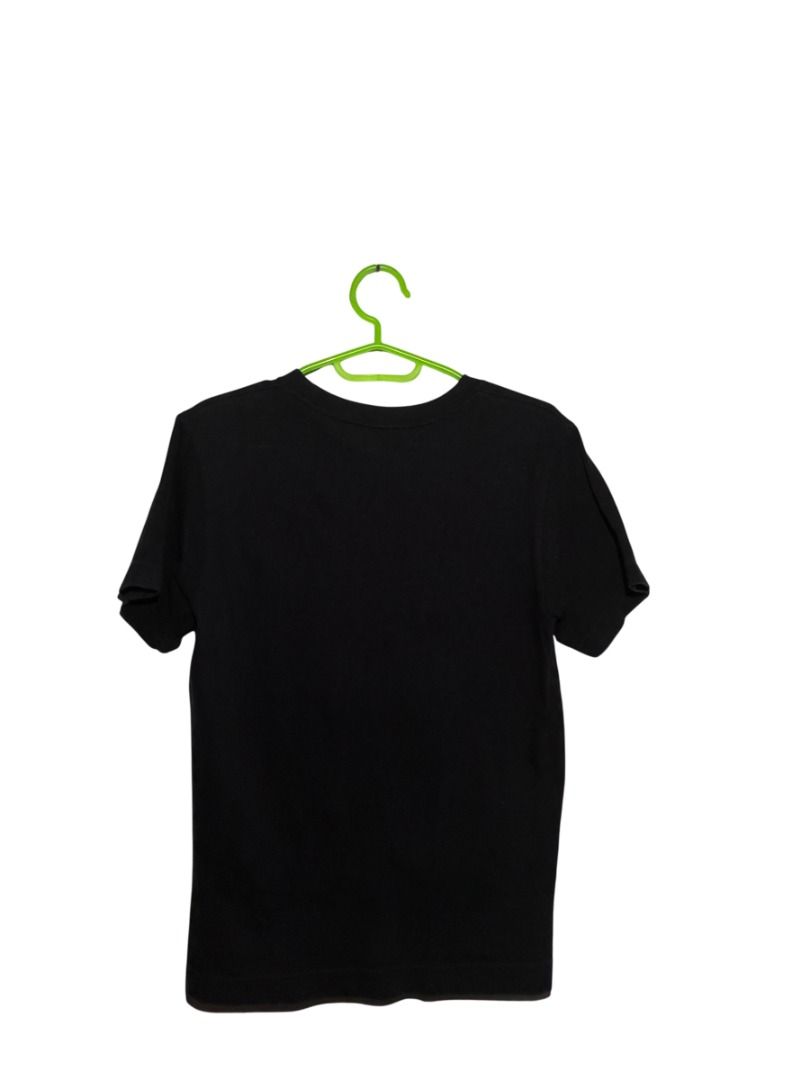 Vintage Comme des Garcons 10 Corso Como Tee AD 2003 (Category: Luxury Apparel) located in Santo Tomas. Submitted by tamins.thrifts (Listing ID 1449079476, Image 2). Description: Condition: 9/10 Color Rate: 9/10 Dimensions: 17 x 22.5 Issue/s: .