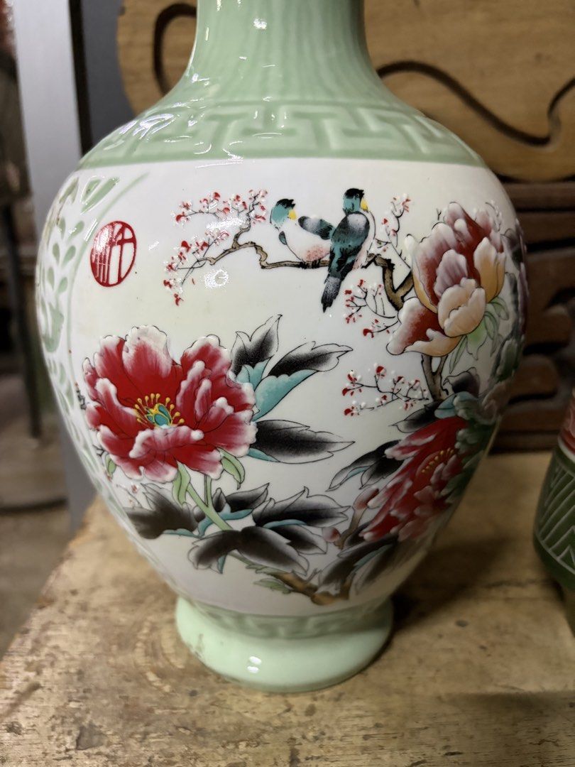 (Each) Vintage porcelain vase ( about 34 cm height ) (Category: Vases & Decorative Bowls) located in Teluk Intan. Submitted by stewartlee_01 (Listing ID 1449035989, Image 2). Description: Condition very good No chip & no crack Rm 78/pc ( can choose ) All 2 pcs rm 150 Postage discuss/ pickup , teluk intan , perak Interested pm 🙏🏻 ⚠️please chat with me before purchasing 🙏🏻🙏🏻🙏🏻 .