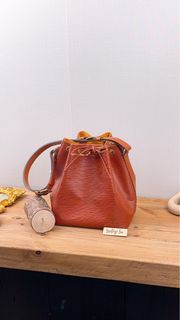 (Category: ) located in . Submitted by vintage_sac (Listing ID 1449073742, Image 1). Description: .
