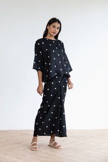 (Category: ) located in . Submitted by shopperbliss (Listing ID 1448902909, Image 1). Description: .