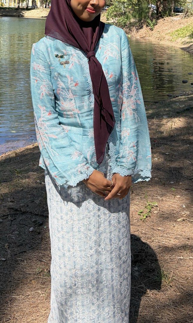 WTS ZALIA OLIVIA KEBAYA (Category: Traditional & Ethnic wear) located in Kuala Terengganu. Submitted by mellowollem (Listing ID 1449027442, Image 2). Description: PLEASE READ BEFORE CHAT ‼️ - rm220 excl postage - negotiable but no low baller - measurement is on the last photo, do check beforehand - only wore it twice, both during raya celebration postage: rm8 sm / rm15 ss.