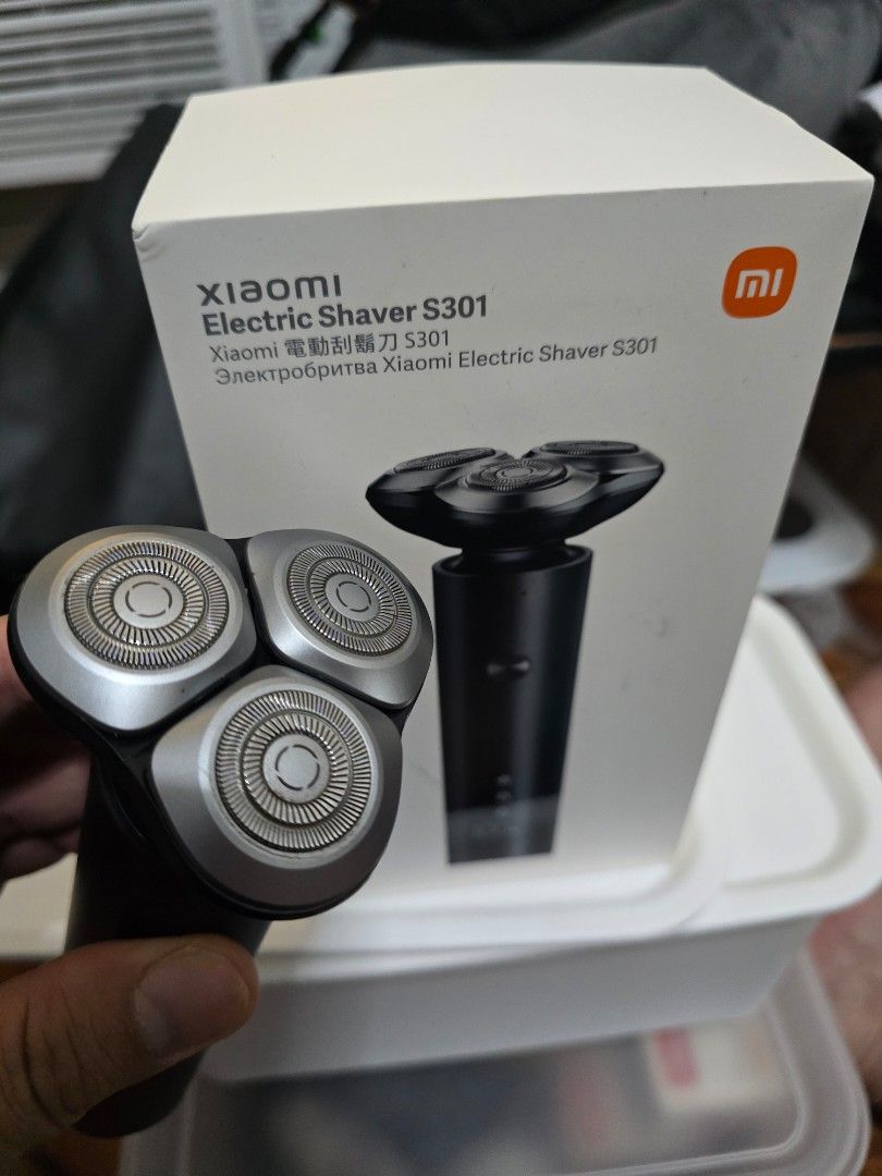 Xiaomi Electric Shaver S301 (Category: Men's Grooming) located in Makati City. Submitted by cmpasion (Listing ID 1448954474, Image 2). Description: - Xiaomi Electric Shaver S301 - 3 Rotary Blades for a close shave - Two Speed Settings: Smart Speed & Extra Speed - IPX7 Waterproof Rating - Ideal for travel or daily use - Comes in original box - almost new. .