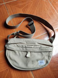 (Category: ) located in . Submitted by thrifting-dnx095 (Listing ID 1448948773, Image 1). Description: .