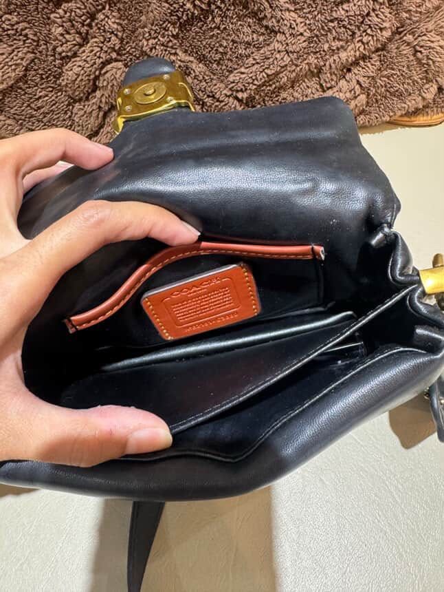 100% authentic Coach Pillow Tabby Shoulder Bag Black (Category: Luxury Bags & Wallets) located in Manila. Submitted by ikanganda (Listing ID 1449312788, Image 3). Description: 100% Authentic Coach Pillow Tabby Bag hindi nagagamit huhu pme!.