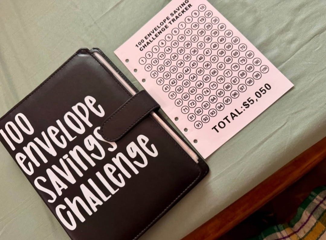 100 Envelope Savings Challenge Binder (Category: Home Improvement Tools & Accessories) located in Bulacan. Submitted by mskath21 (Listing ID 1449305027, Image 2). Description: Organize your finances in style! 🌸 Cash stuffing essential. 😉 ✔️ Available in: Black 🖤 Pink 🩷 Blue 💙 💜 Purple 💜 Green 💚 **for preorder, a 100php deposit is required (non-refundable). deductible to balance upon shipment. 📍 Location: Guiguinto, Bulacan 🚛 Shipment vi