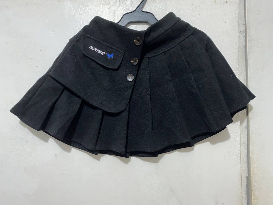 7 pcs Bundle tops and skirts | take all (Category: Others Tops) located in Quezon City. Submitted by lilive (Listing ID 1449305212, Image 3). Description: Will give freebies!! - Some are from Shein - tops are mostly small (some can be worn as oversized) - Plaid skirt ( 26-27) - black skirt (23-24) mop: gcash, Maya mod: jnt, lalamove loc: QC.