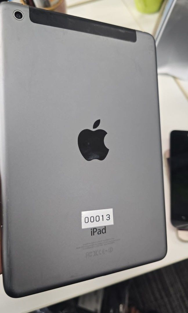 (Category: iPad) located in Singapore. Submitted by monica.m.william (Listing ID 1448485002, Image 3). Description: - Apple iPad air 1st Gen selling at $80 - Ipad mini 1 selling at $50 - Clean screen - Minor scuffs on casing - Fully functional - Ideal for browsing and apps.