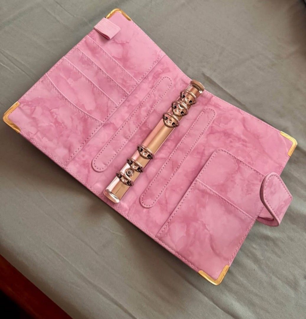 Cash Stuffing Money Budget Binder Wallet - Pink (Category: Home Improvement Tools & Accessories) located in Bulacan. Submitted by mskath21 (Listing ID 1449303749, Image 2). Description: Organize your finances in style! 🌸 Cash stuffing essential. 😉 ✔️ Available in: Pink 🩷 ONHAND 📍 Location: Guiguinto, Bulacan 🚛 Shipment via Lalamove or J&T c/o buyer..