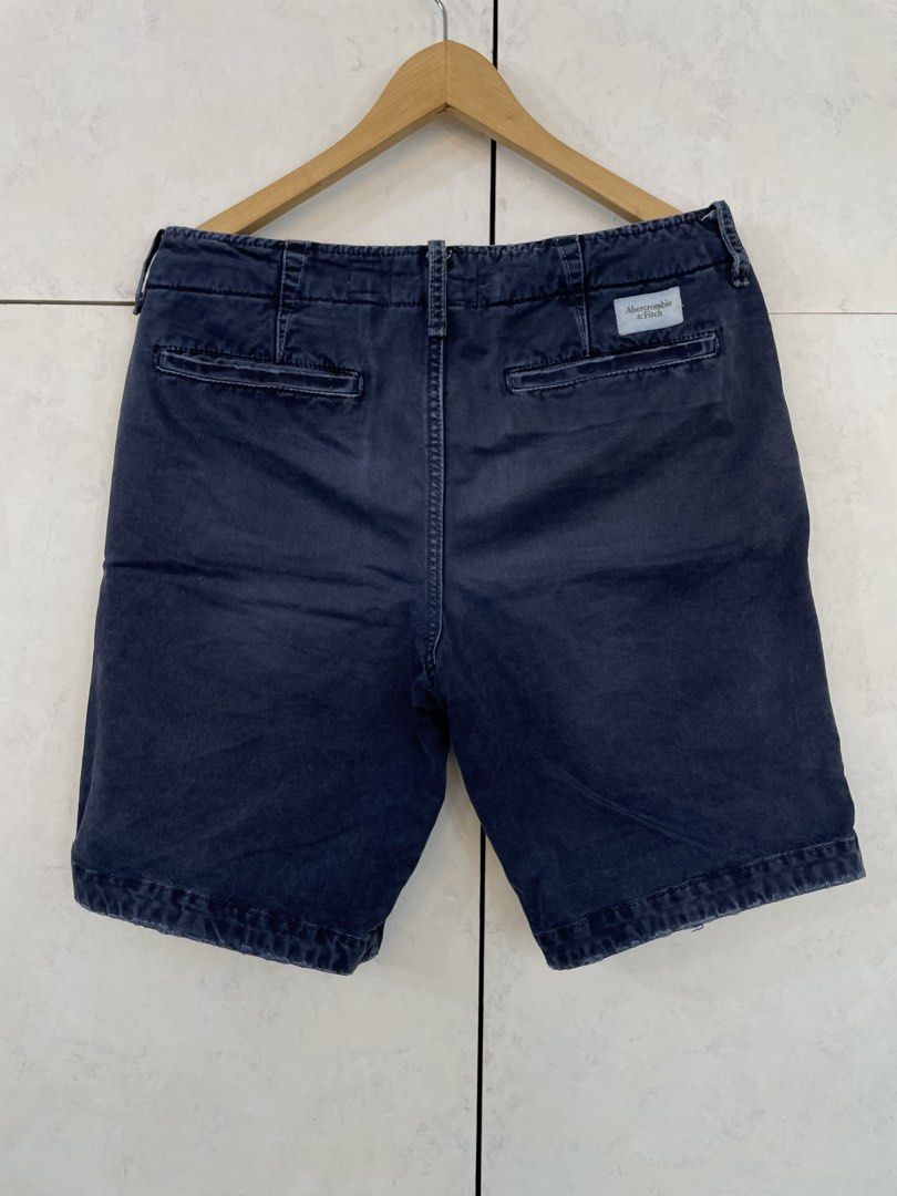 由 isola_bella (刊登 ID 1449109282，圖片 2) 提交，位於 台北市 (Taipei) 的 Abercrombie & Fitch Chino Shorts Navy W32 (類別：短褲)，說明：。