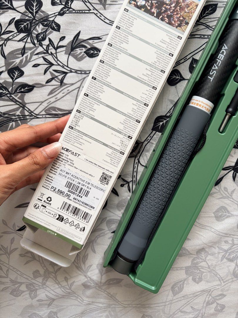 ACEFAST Telescopic Selfie Stick & Tripod (1.2m) (Category: Tripods & Monopods) located in Makati City. Submitted by lenyfelix (Listing ID 1449194556, Image 2). Description: ACEFAST Telescopic Selfie Stick & Tripod (1.2m) Capture stunning photos and videos with the ACEFAST Telescopic Selfie Stick. Made with a lightweight yet durable carbon fiber body, it’s perfect for travel, vlogging, content creation, and everyday photography. Compatible with sm