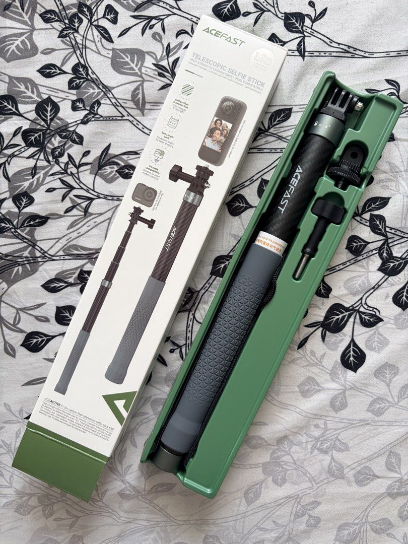 ACEFAST Telescopic Selfie Stick & Tripod (1.2m) (Category: Tripods & Monopods) located in Makati City. Submitted by lenyfelix (Listing ID 1449194556, Image 1). Description: ACEFAST Telescopic Selfie Stick & Tripod (1.2m) Capture stunning photos and videos with the ACEFAST Telescopic Selfie Stick. Made with a lightweight yet durable carbon fiber body, it’s perfect for travel, vlogging, content creation, and everyday photography. Compatible with sm