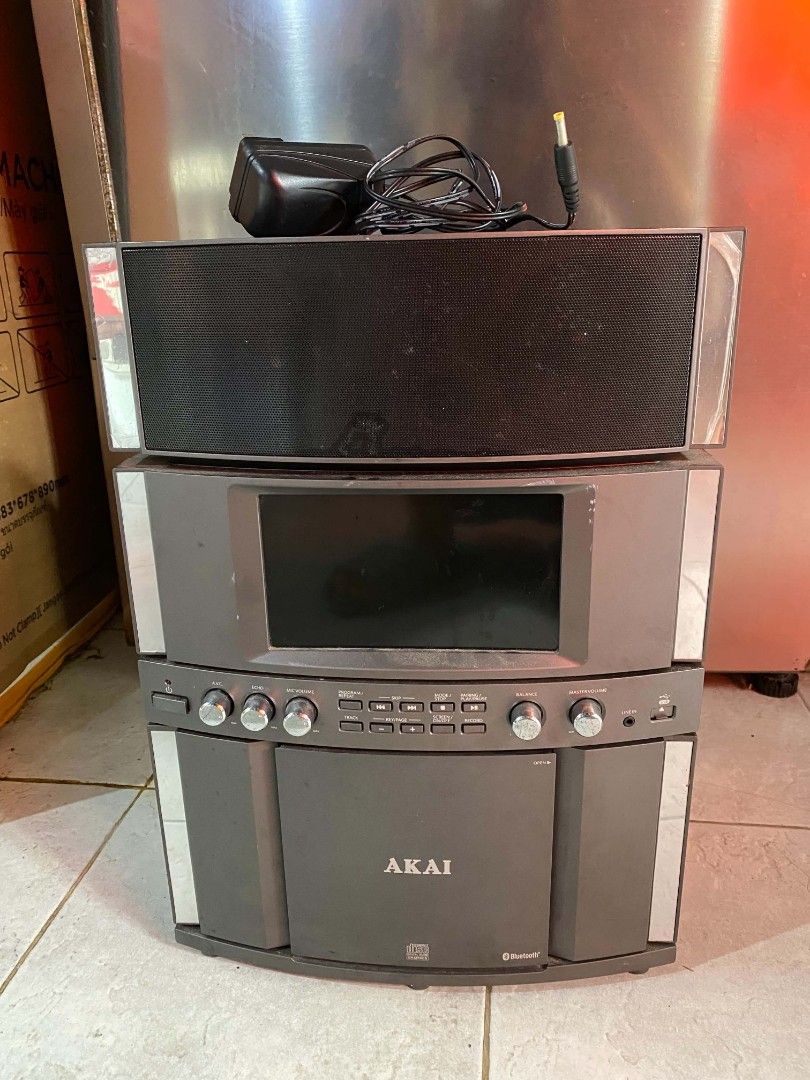Akai KS800 Bluetooth Speaker Karaoke System (Category: Soundbars, Speakers & Amplifiers) located in Valenzuela. Submitted by jingjingcf (Listing ID 1449158055, Image 1). Description: For sale Akai KS800-BT Karaoke System ₱800 na lang Issue: - hindi malakasan volume - hindi nababasa cd - medyo mahirap pindutin power button pero bumubukas naman no box, no inclusions pagawa niyo na lang loc: valenzuela city.