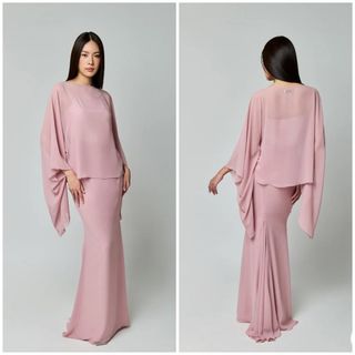 (Category: ) located in . Submitted by myprettywardrobe (Listing ID 1449300233, Image 1). Description: .