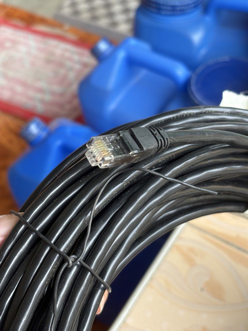 ALLAN Outdoor CAT6e Ethernet Cable (Category: Cables & Adaptors) located in Caloocan City. Submitted by coolcrafty88 (Listing ID 1449109390, Image 2). Description: - High-quality CAT6e cable - Designed for outdoor use - Black color - Includes RJ45 connectors - Ideal for network surveillance, computers, routers, and more - Long length for flexible installation.