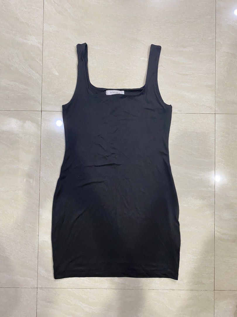 Amisu Squareneck Bodycon Dress (Category: Dresses) located in San Pedro. Submitted by declutterbymb (Listing ID 1449127591, Image 1). Description: - SIZE LARGE TO XL - double lined - never been used - 10/10 condition 📍San Pedro, Laguna 🚚 J&T or Lalamove .